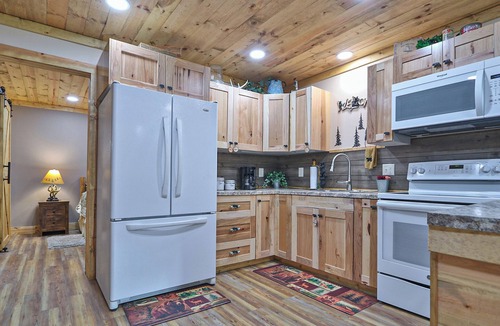 Johnson County Cabin | Cedar Hill Cabin - Sterling NE