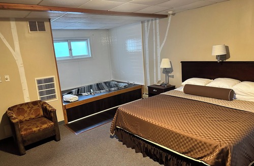 St Ignace Hotel | Cedar Hill Lodge