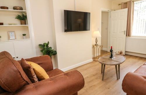 Chesterfield House | Cedar Holme