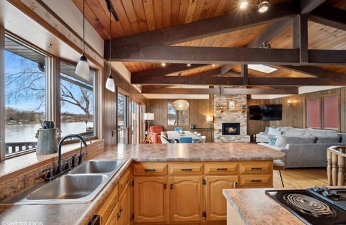 Annandale House | Cedar Lake getaway with sauna - cozy fireplace!