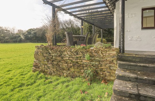 St Wenn Cottage | CEDAR LODGE, family friendly, country holiday cottage in Wadebridge