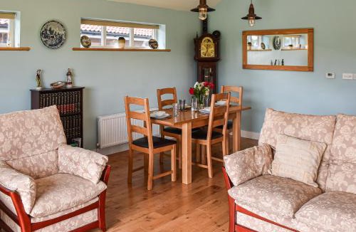 Attleborough House | Cedar Lodge