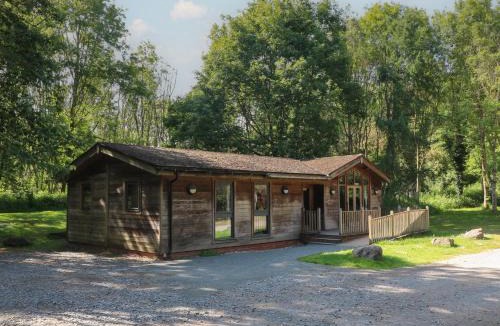 Rosliston House | Cedar Lodge