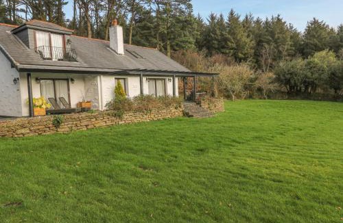 St Wenn House | Cedar Lodge