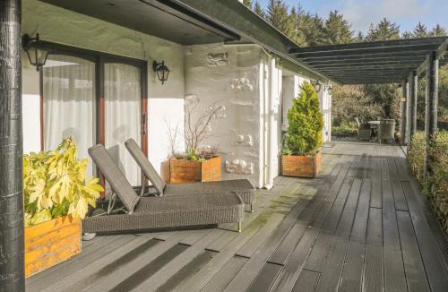 St Wenn House | Cedar Lodge