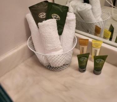 Weirs Beach Apartment | Cedar Lodge Room w/Lake Views!