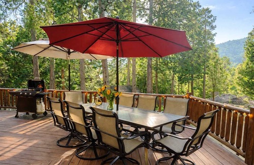 Fern Valley Cabin | Cedar Lodge | Sleeps 10 | Fireplace | Forest Views