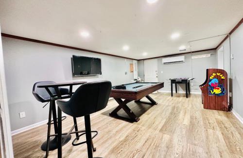 Woodbury House | Cedar Mill Hideaway