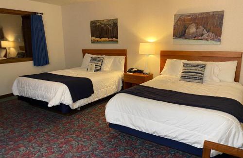 Marquette Hotel | Cedar Motor Inn