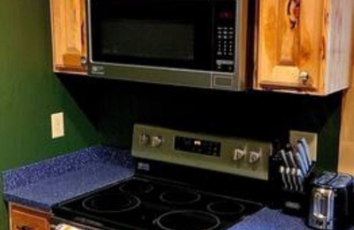 Grants Pass House | Cedar Mountain - Suite C