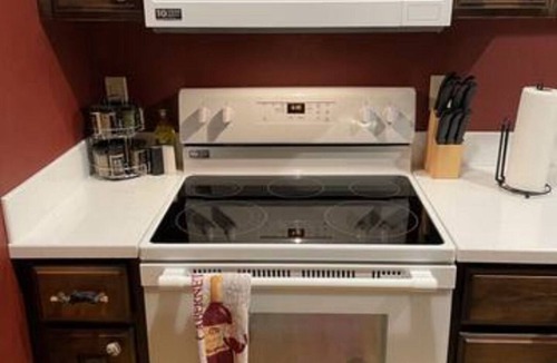 Grants Pass House | Cedar Mountain - Suite D