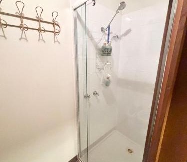 Ventnor House | Cedar Palms Pet friendly close to red rocks beach