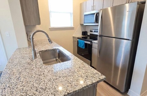 Cedar Park Apartment | Cedar Park Apt | Pool, Gym, WiFi, Kitchen, Laundry