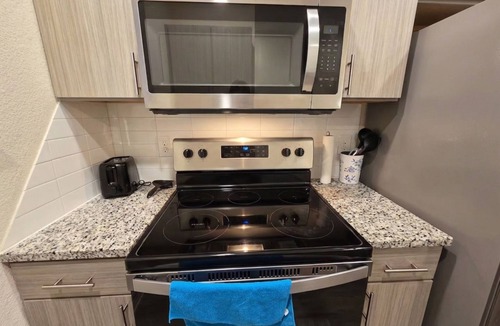 Cedar Park Apartment | Cedar Park Apt | Pool, Gym, WiFi, Kitchen, Laundry