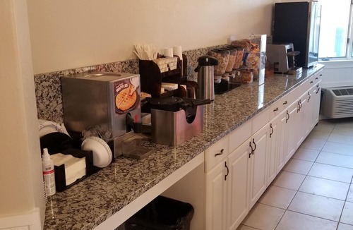 North Stonington Hotel | Cedar Park Whirlpool Suites