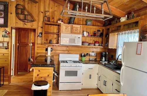 Big Bear City Cabin | Cedar Pines - Big Bear Den