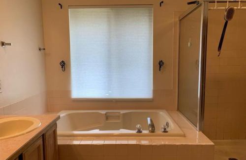Renton House | Cedar River 1 BR in 4 BR HOUSE