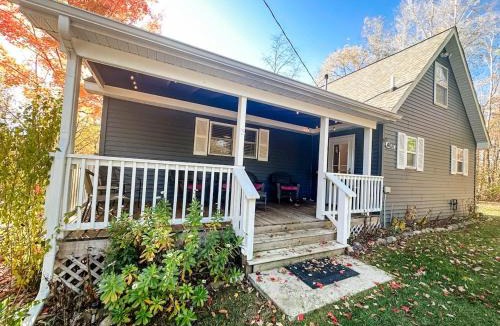 Harrison House | Cedar River Home Pet Friendly