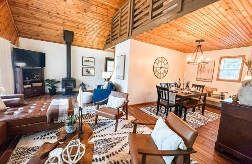 Harrison House | Cedar River Home Pet Friendly