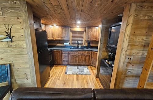 Madison Cabin | Cedar Rustic Cabin at Lost Trails