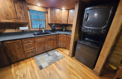 Madison Cabin | Cedar Rustic Cabin at Lost Trails