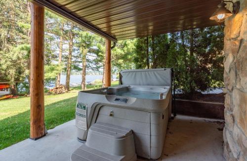 McHenry House | Cedar Shores Villa #06