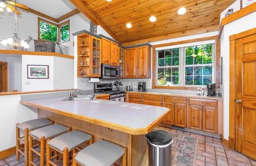 The Galena Territory Cabin | Cedar Slope Sanctuary~ Sleeps12~Hot Tub~Sauna