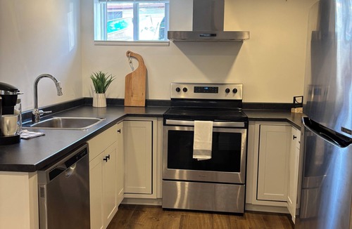 Bowmanville Apartment | Cedar Suite - Patio, full kitchen & in-suite laundry