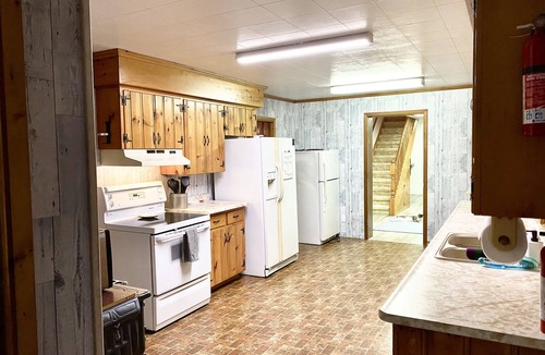Algonquin Highlands House | Cedar Sunrise Cottage (All Season, Lake View)