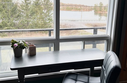 Algonquin Highlands House | Cedar Sunrise Cottage (All Season, Lake View)