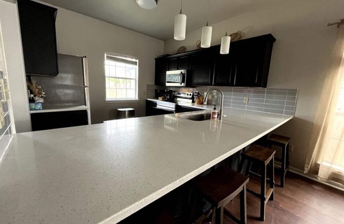 Waco House | Cedar & Thyme - Hot Tub+ Near Downtown