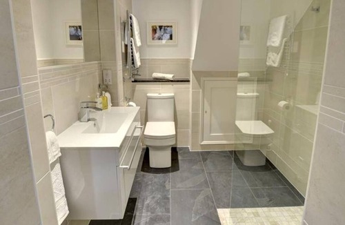 Ruthin House | Cedar Tree Cottage in the beautiful Ruthin