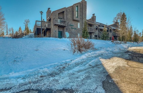 Brian Head Hotel | Cedar Village #A111