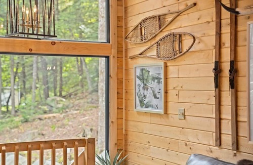 Norway Ski Chalet | Cedar🏡 Waterfront💦 Hot tub🔥 Pool🎱 Privacy 🕵️