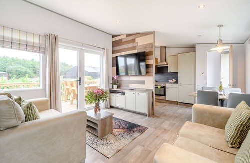 Carlton Miniott Cabin | Cedar, Woodland Lakes