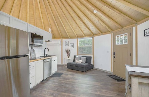 Canyon Lake Cabin | Cedar Yurt: Canyon Lake Luxury Cabin Getaway | Hot Tub