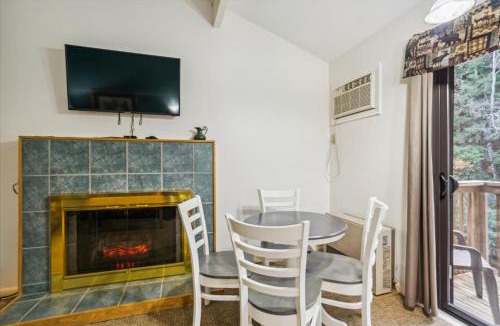 West Bridgewater Hotel | Cedarbrook Deluxe Two Bedroom Suite with outdoor heated pool 20910