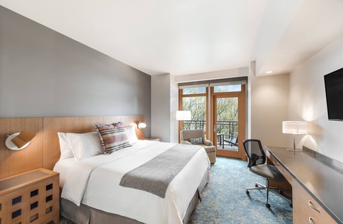 SeaTac Hotel | Cedarbrook Lodge