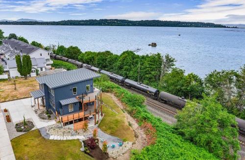 Blaine Apartment | Cedarcrest House