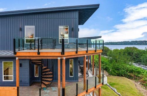 Blaine Apartment | Cedarcrest House