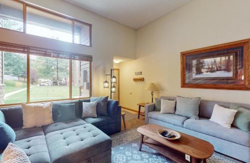 Peak 9 House | Cedars 26