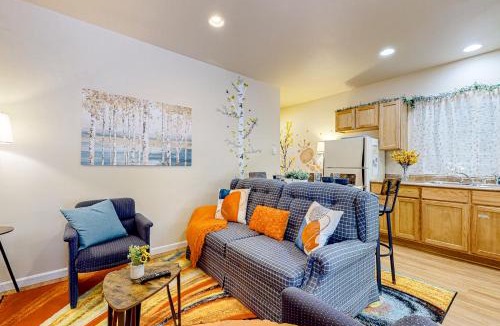 Stanwood Apartment | Cedars Hideaway B