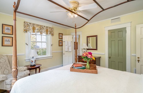 Williamsburg Bed & Breakfast | Cedars of Williamsburg Bed & Breakfast