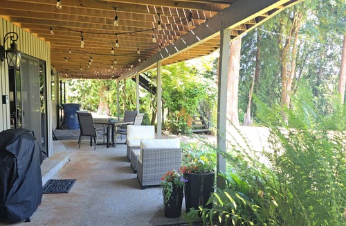 Seattle Hill-Silver Firs House | Cedars & Pine Mt View Retreat
