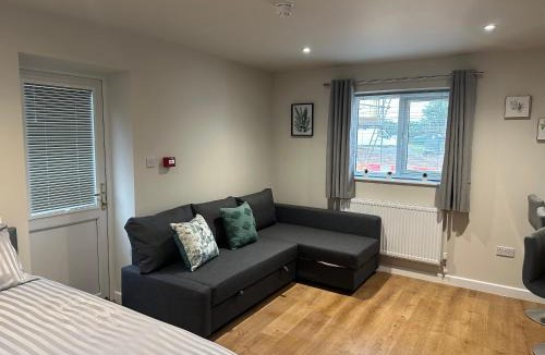 Barrow Gurney Bed & Breakfast | Cedarwood B&B