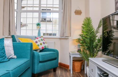 Broadwoodkelly House | Cedarwood Cottage