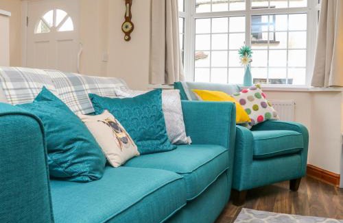 Broadwoodkelly House | Cedarwood Cottage