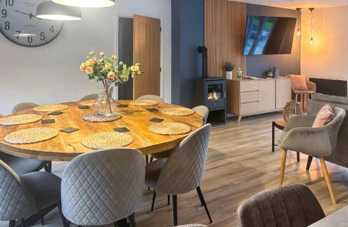 New Moat House | Cefn Gelli