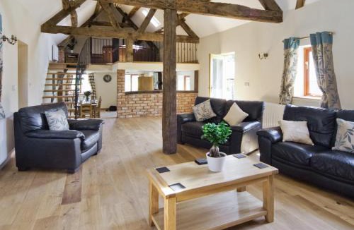 Newtown House | Cefnaire Isaf