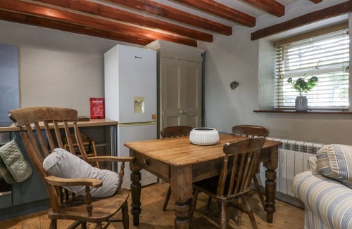 Rhyd-y-clafdy Cottage | CEGIN FOCH, pet friendly, with hot tub in Chwilog